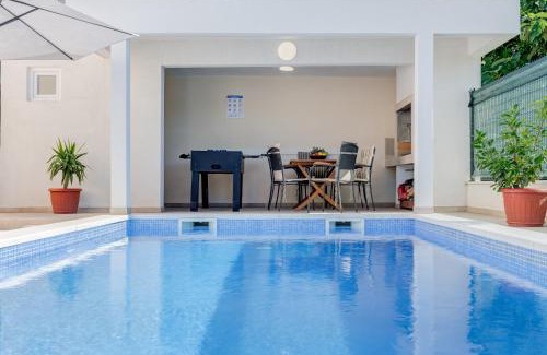Dracevac Apartamento | Apartment Renata + PRIVATE swimming pool in SPLIT