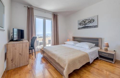 Dracevac Apartamento | Apartment Renata + PRIVATE swimming pool in SPLIT