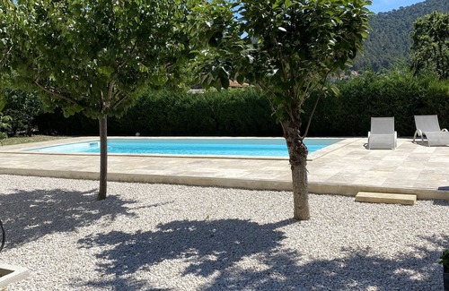 Gemenos Apartamento | T3 independiente en casa con jardín a 10min del mar.