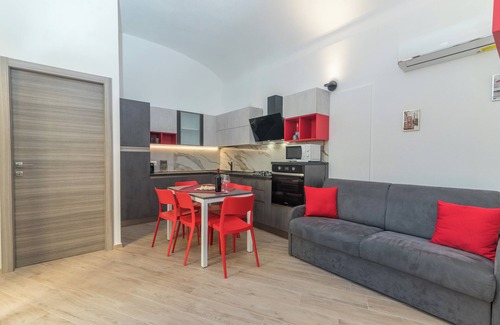 La Maddalena Apartamento | Apartamento 'Rifla Vacanze' con terraza y Wi-Fi