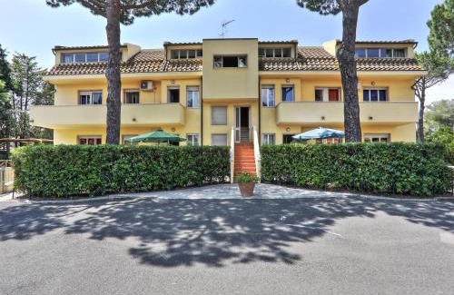 Marina di Cecina Apartamento | Apartment Riviera 10 by Interhome