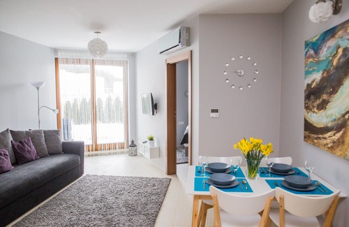 Cetniewo Apartamento | Apartamento Riviera 38m2, 4pax, Internet, Terraza, Estacionamiento, Ascensor, Aire Acondicionado
