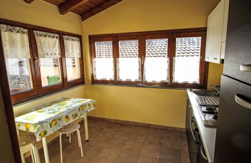 Porto Valtravaglia Apartamento | Apartamento Roma by Interhome