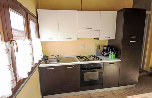 Porto Valtravaglia Apartamento | Apartamento Roma by Interhome