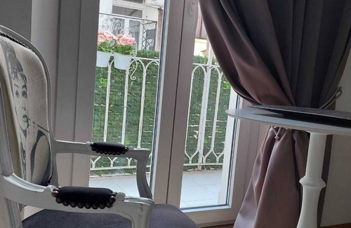 Repubblica Casa | Apartment Rome 18 Via Nazionale 18, ROME ITALY