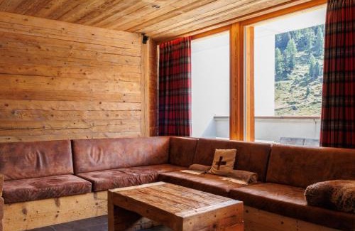 Noveli Apartamento | Apartment Rosablanche D Attique by Interhome