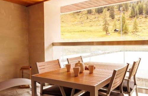 Noveli Apartamento | Apartment Rosablanche E 108 by Interhome