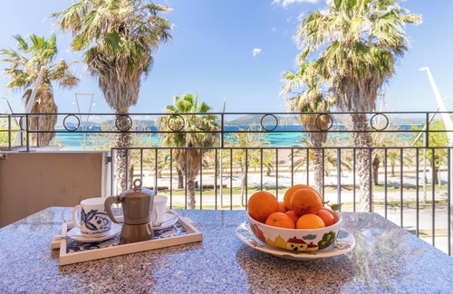 Pivarada Apartamento | Apartamento "Rosso Marrone" con vistas al mar, terraza privada y Wi-Fi