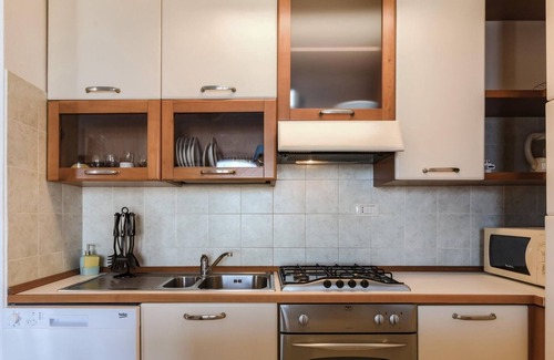 La Pietraia Apartamento | Apartamento "Royal" en la playa con vistas al mar, aire acondicionado, Wi-Fi, balcón y terraza