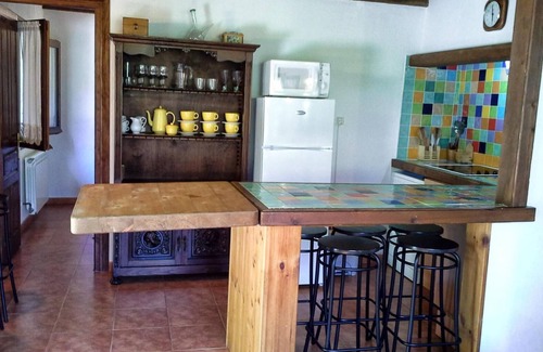 Penamellera Alta Apartamento | Apartamento 'Rural Rubó' con vistas a la montaña, terraza privada y Wi-Fi