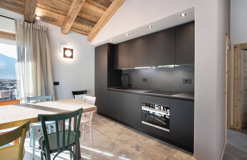 Mazzo di Valtellina Apartamento | Apartamento 'Samatè' con vistas a la montaña, terraza privada y Wi-Fi