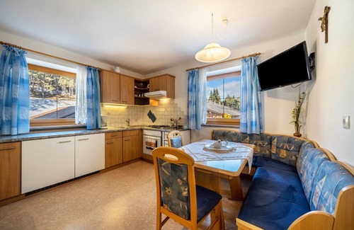 San Genesio Atesino Apartamento | Apartamento 'Stücklhof Wohnung Veilchen' con vistas a la montaña, terraza compartida y Wi-Fi