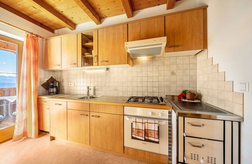 San Genesio Atesino Apartamento | Apartamento 'Stücklhof Wohnung Edelweiss' con vistas a la montaña, terraza compartida y Wi-Fi