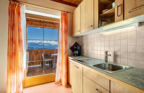 San Genesio Atesino Apartamento | Apartamento 'Stücklhof Wohnung Edelweiss' con vistas a la montaña, terraza compartida y Wi-Fi