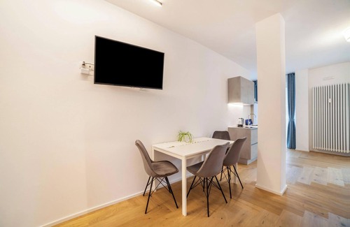 Merano Apartamento | Apartamento "Sabine G" con vistas a la montaña, aire acondicionado, Wi-Fi y balcón