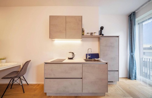 Merano Apartamento | Apartamento "Sabine G" con vistas a la montaña, aire acondicionado, Wi-Fi y balcón