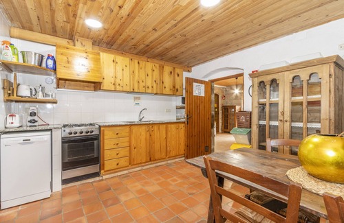 Gargalla Casa | Apartamento 'Sant Grau 2' con vistas a la montaña, piscina compartida y Wi-Fi