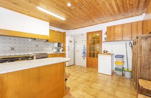 Gargalla Casa | Apartamento 'Sant Grau I' con vistas a la montaña, piscina compartida y Wi-Fi