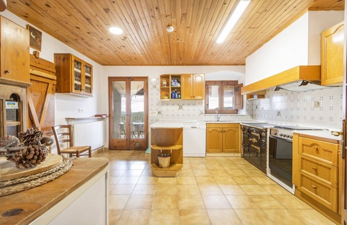 Gargalla Casa | Apartamento 'Sant Grau I' con vistas a la montaña, piscina compartida y Wi-Fi