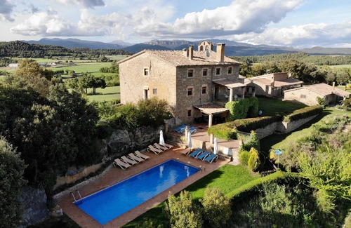 Gargalla Casa | Apartamento 'Sant Grau I' con vistas a la montaña, piscina compartida y Wi-Fi