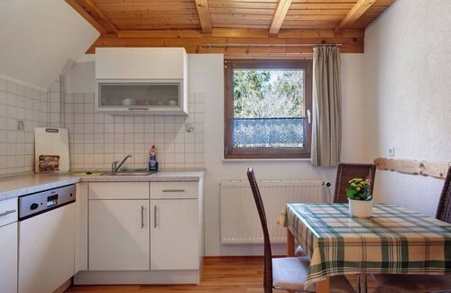 Sankt Georgen im Schwarzwald Apartamento | Apartamento 'Schartenschmiede' con jardín privado y Wi-Fi