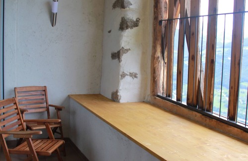 Albions Apartamento | Apartamento 'Schloss Gravetsch Castel' con vistas a la montaña y jardín compartido