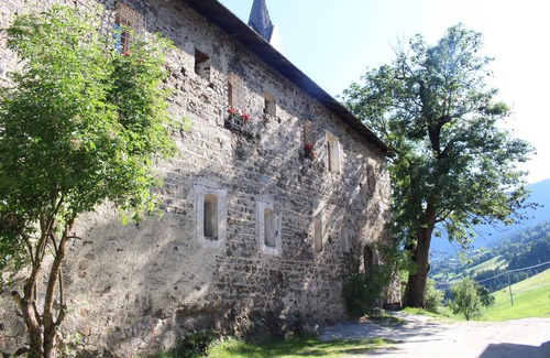 Albions Apartamento | Apartamento 'Schloss Gravetsch Castel' con vistas a la montaña y jardín compartido
