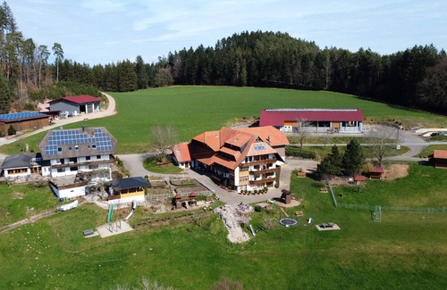 Elzach Apartamento | Apartment 'Schlössle, 22 sqm' with Shared Terrace, Shared Garden and Wi-Fi