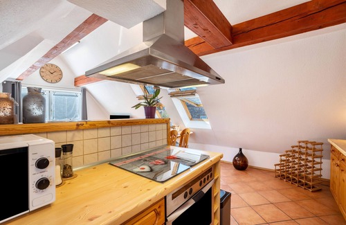 Bad Wildbad Apartamento | Apartamento 'Schwarzwaldnest' con vistas a la montaña y Wi-Fi