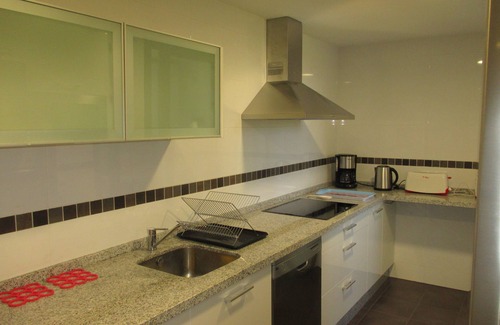 Marina de Casares Apartamento | Apartamento con vistas al mar, golf y montaña, a 400 m del mar