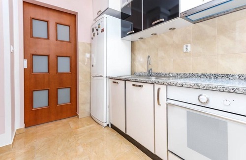 Kotor Apartamento | El apartamento con vistas al mar tiene 70 metros cuadrados con un diseño moderno y una vista impresionante.