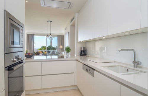 New Golden Mile Apartamento | Apartamento "Seaview Flat Benahavis-Marbella" con vistas al mar, piscina, Wi-Fi, terraza