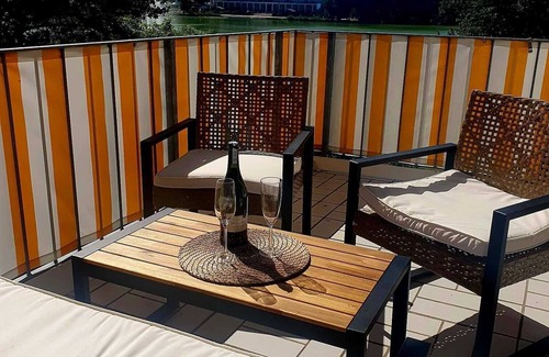 Bad Salzungen Apartamento | Apartment Seeblick,ihr Einzigartiger Aufenthalt Direkt am Bad Salzunger Burgsee