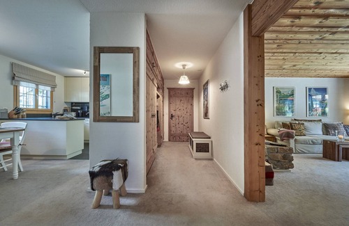 Klosters-Serneus Apartamento | Apartamento 'Serina A' con terraza privada y Wi-Fi