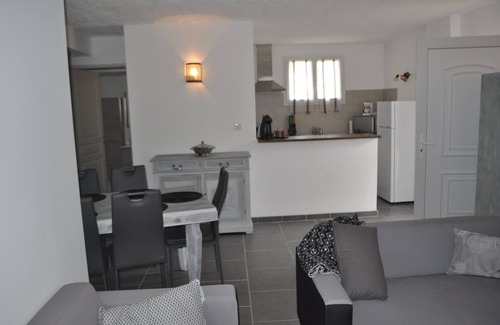 Serra-di-Ferro Apartamento | Apartamento 'Serra-di-ferro Corse' con balcón y Wi-Fi