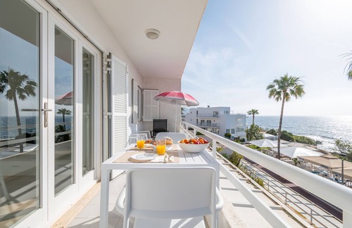 Cala Bona Apartamento | Apartamento 'Ses Roques' con vistas al mar, Wi-Fi y aire acondicionado