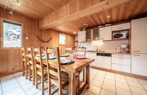 Saint-Jean-dʼAulps Apartamento | Apartamento 'Sherpa 2 - 14 Pers' con vistas a la montaña, terraza compartida y Wi-Fi