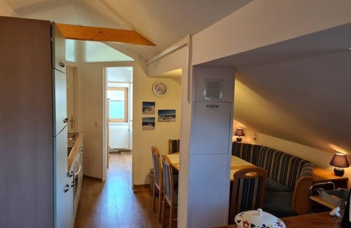 Bad Mitterndorf Apartamento | Apartment Silberkraut (70 m2), parking, WLAN, large garden, playground