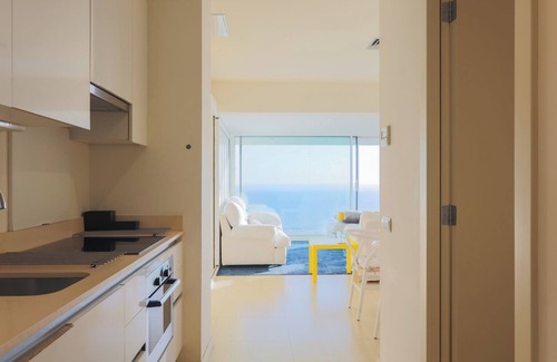 Sitges Apartamento | Apartamento 'Sitges Suites B' con vistas al mar, Wi-Fi y aire acondicionado.