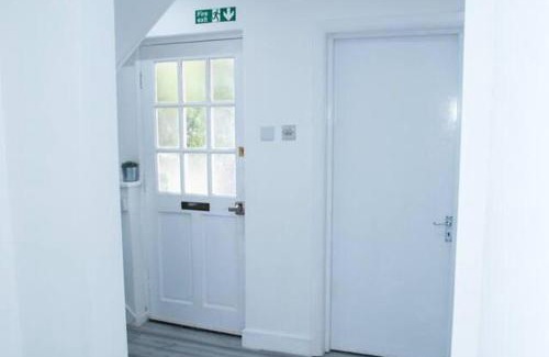South Harrow Apartamento | Apartment - Sleeps 2 & Free Parking
