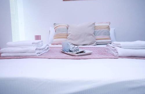 South Harrow Apartamento | Apartment - Sleeps 2 & Free Parking