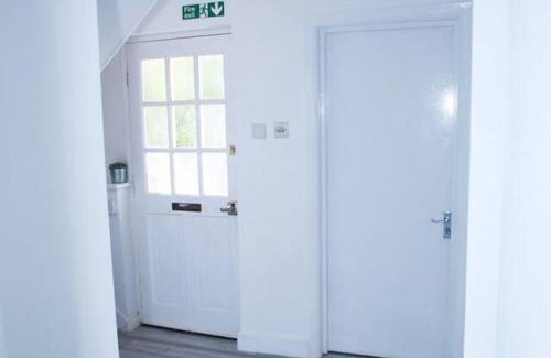 South Harrow Apartamento | Apartment - Sleeps 2 & Free Parking
