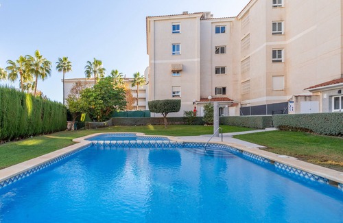 El Albir Apartamento | Apartamento 'Soleado Albir' con piscina compartida, Wi-Fi y aire acondicionado