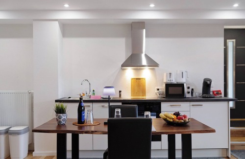 Wolfach Apartamento | Apartamento 'Sonnige Im Kinzigtal' con vistas a la montaña, terraza privada y Wi-Fi