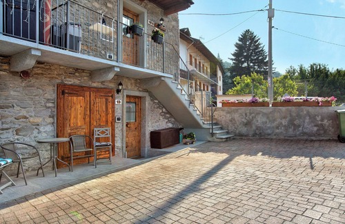 Aymavilles Apartamento | Apartamento 'Souvenir au Moulin' con vistas a la montaña, jardín compartido y Wi-Fi