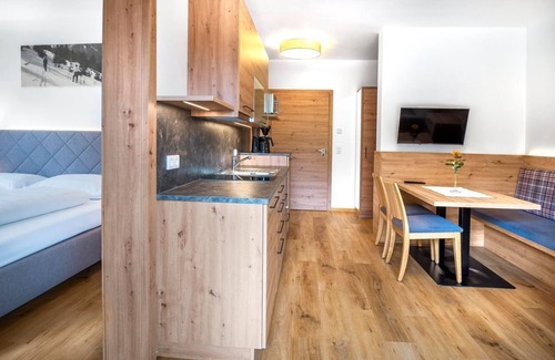 Hinterstoder Apartamento | Apartment Spitzmauer, wonderful mountain view, balcony - Appartementhaus Madlen