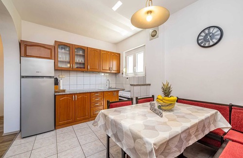 Batomalj Apartamento | Apartment STARA BAŠKA near the sea