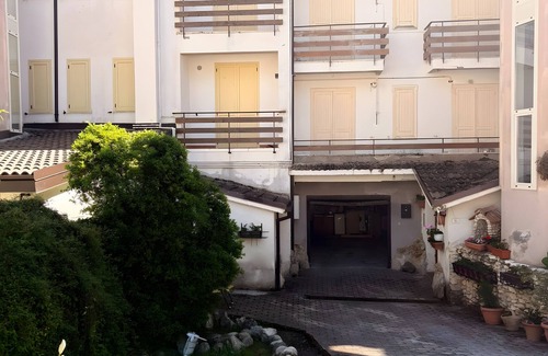Rivisondoli Apartamento | Apartment 'Stef House' with Private Garden, Wi-Fi and Air Conditioning