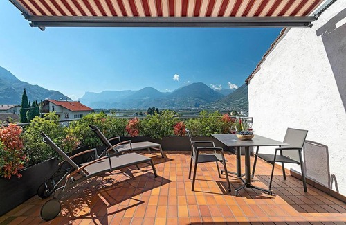 Merano Apartamento | Apartamento 'Stöckerhof Traube' con vistas a la montaña, piscina compartida y Wi-Fi