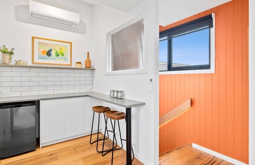 Torquay Apartamento | Apartment Studio 6: 2 BR, 1.5 BA Apartment in Torquay, Sleeps 4